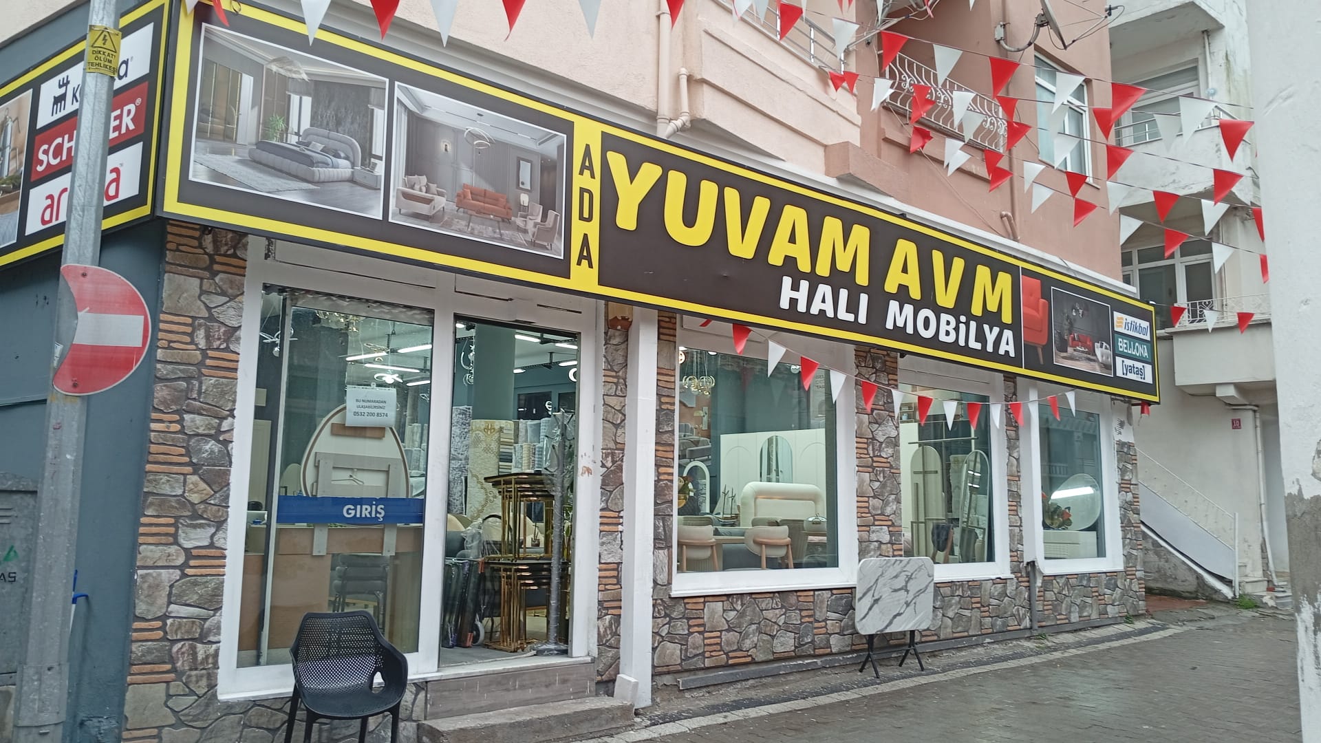 Yuvam AVM mağazası dış görünümü